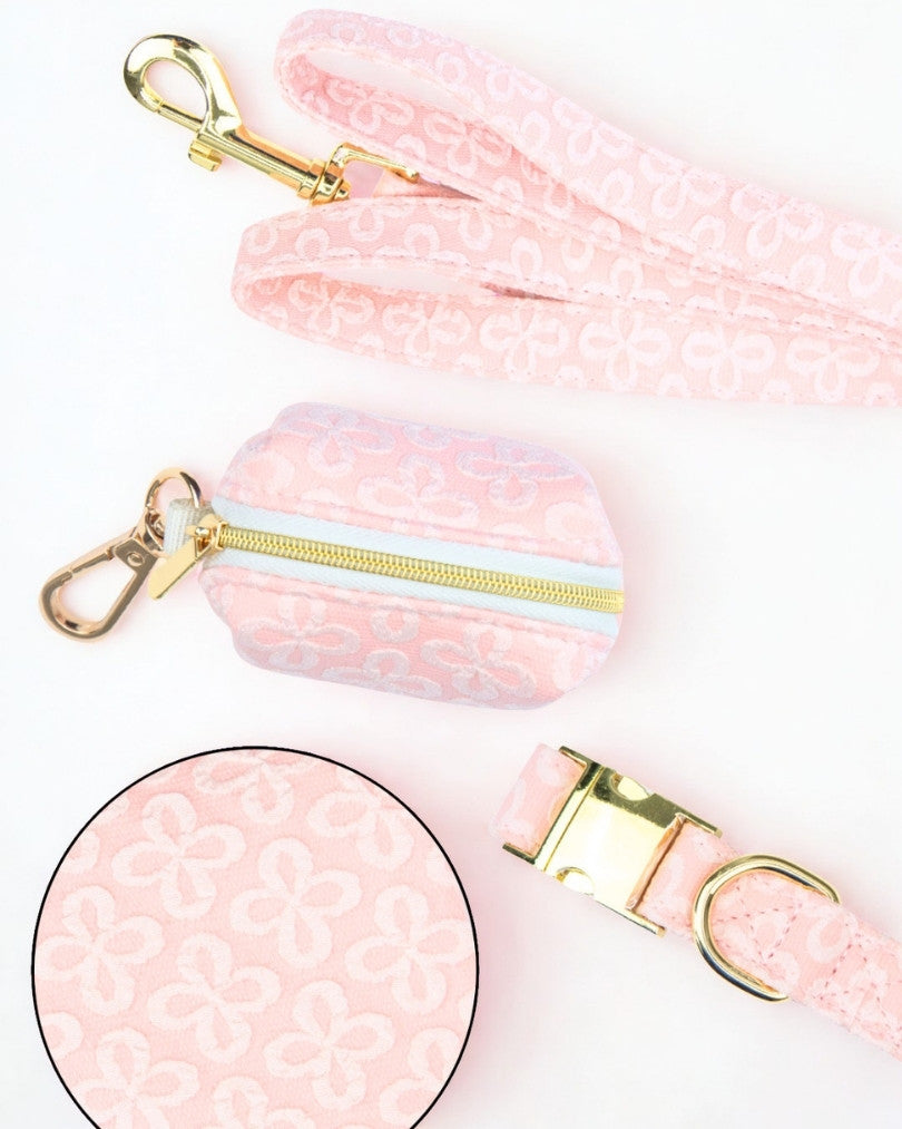 Komplet NA SPREHOD (Povodec + Ovratnica + Torbica) Blush Blossom Premium